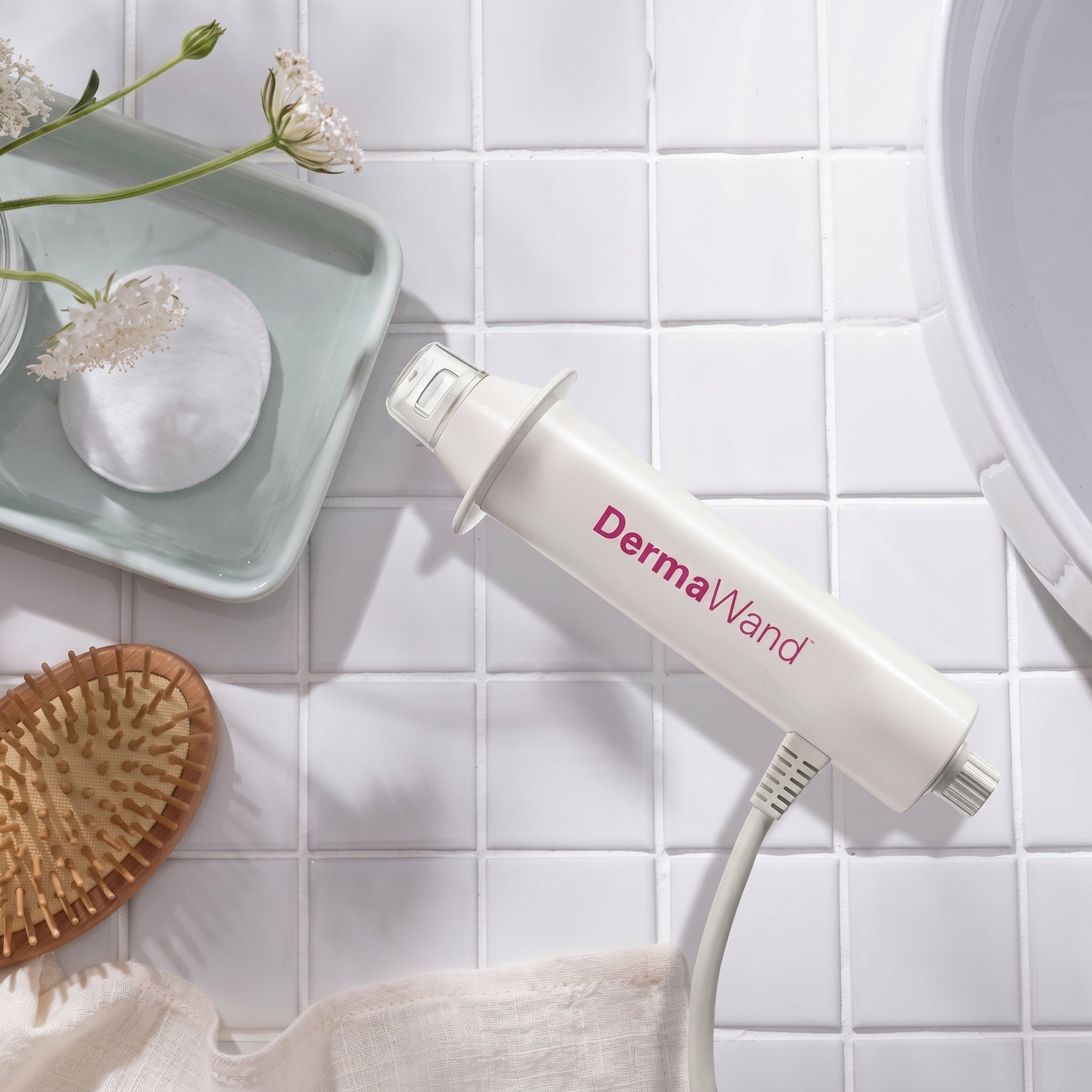 handheld DermaWand anti-aging device features